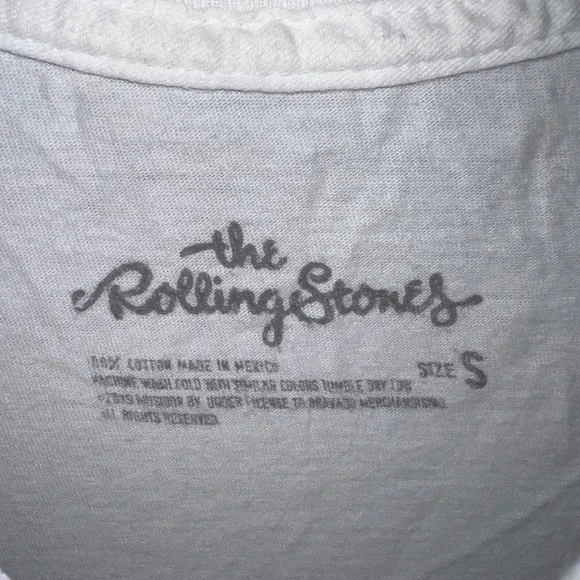 The Rolling Stones Lips and Tongue T Shirt Women's Sz Small White Cropped Tee - Picture 4 of 6